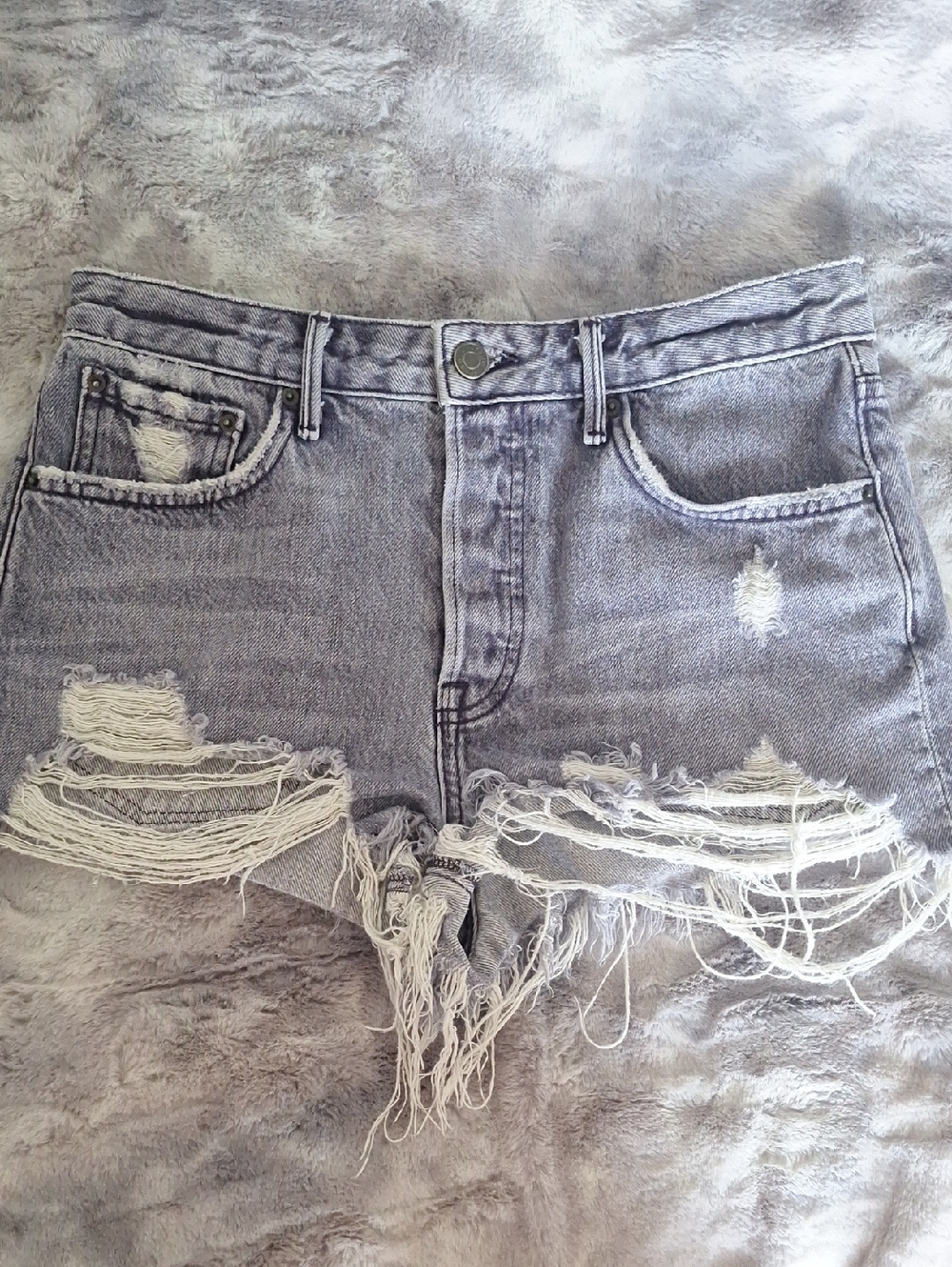 GRLFRND Distressed High-Rise Denim Shorts Booty Shorts Beach Cindy Summertime